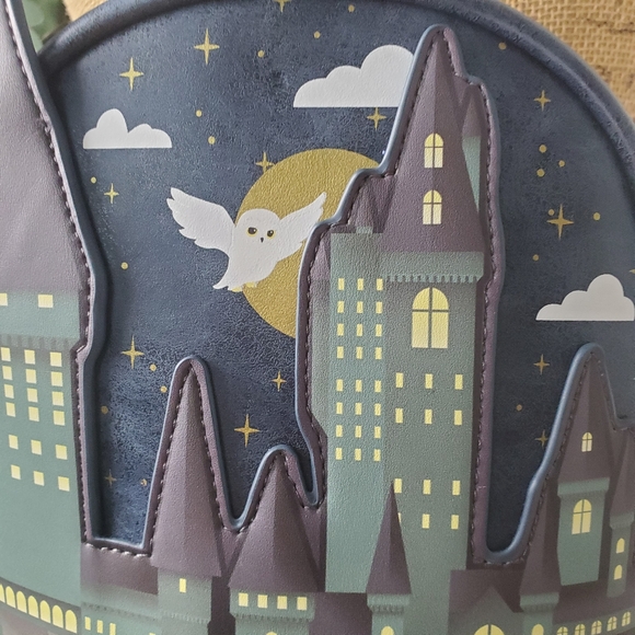 💙RARE💙 Loungefly Harry Potter Hogwarts Castle Mini Backpack Hedwig - Picture 4 of 16